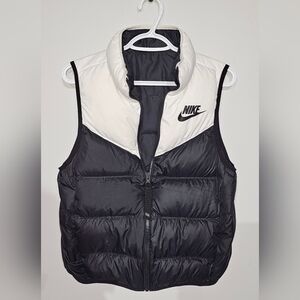 Nike Women's Sportswear Windrunner Reversible Sleeveless Down Vest - Size S